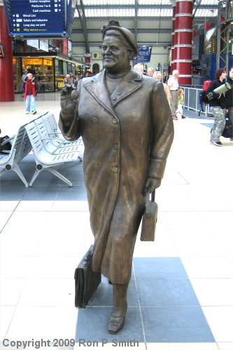 Statue of Bessie Braddock in Lime Street Station