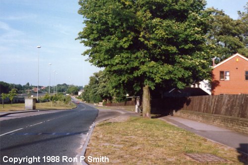 Roby Road at Court Hey looking east
